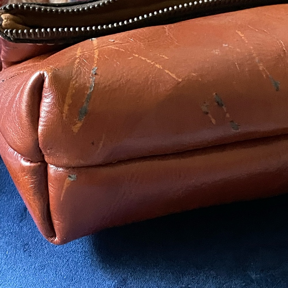 Patricia Nash fold over Wristlet clutch - Picture 6 of 10